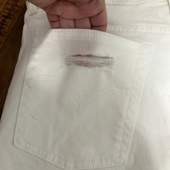 Levi’s White Denim shorts NWT distressed frayed hem high rise size 32 - Picture 8 of 12